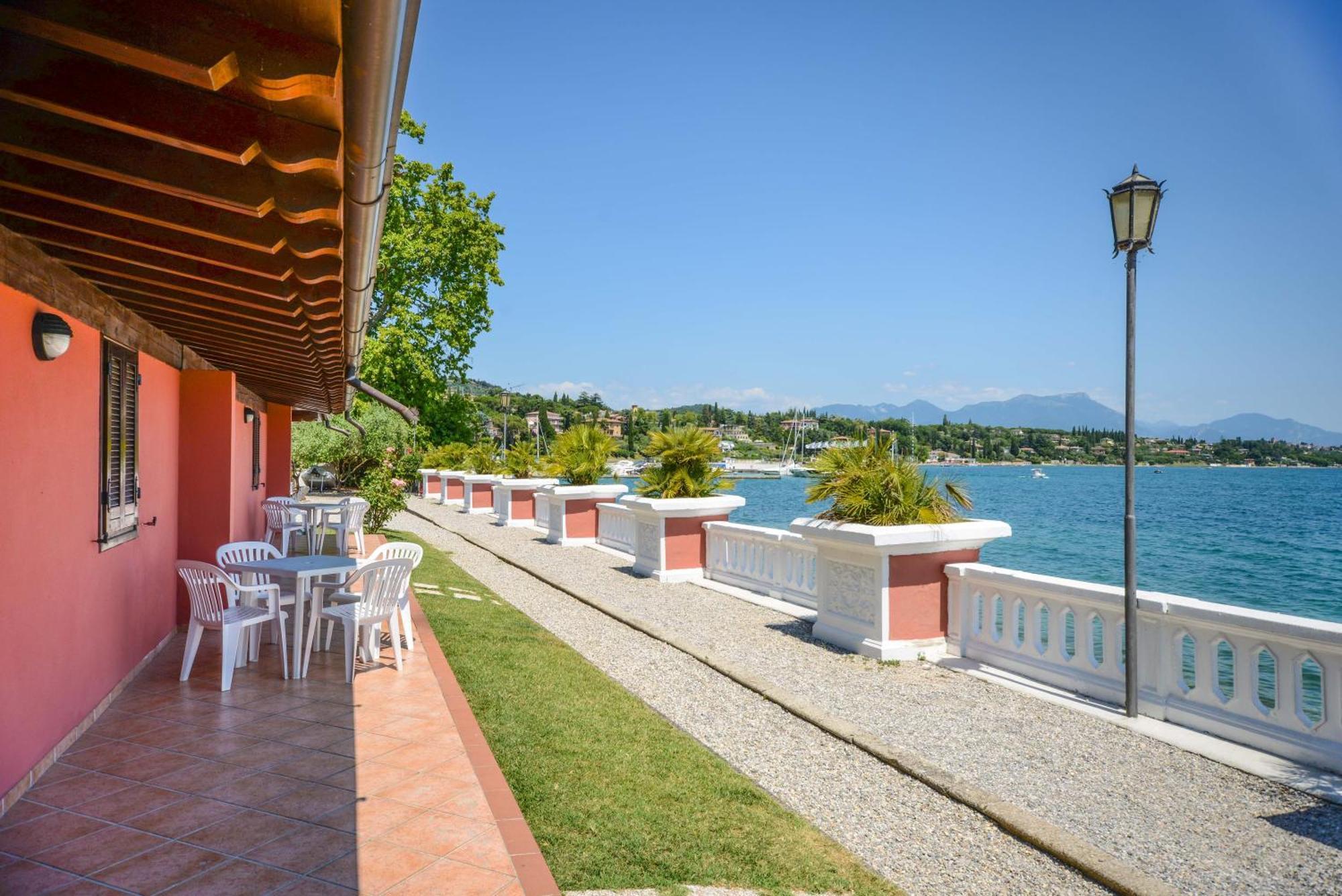 Villa Garuti Village Padenghe sul Garda Εξωτερικό φωτογραφία